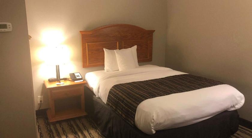 Country Inn & Suites by Radisson, Nashville Airport East, TN