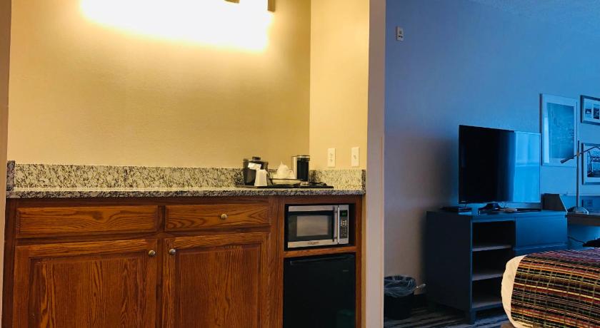 Country Inn & Suites by Radisson, Nashville Airport East, TN