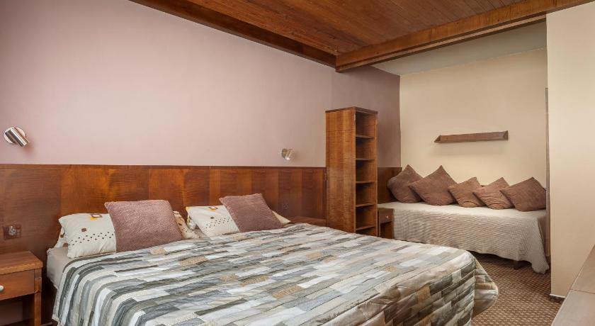Image of Triple Room 1