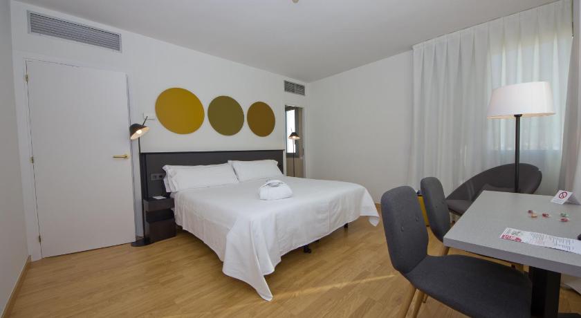 Aparthotel Atenea Valles