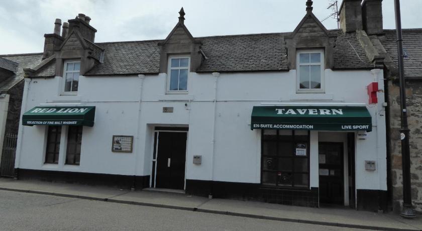 The Red Lion Tavern — Hotel in Fochabers