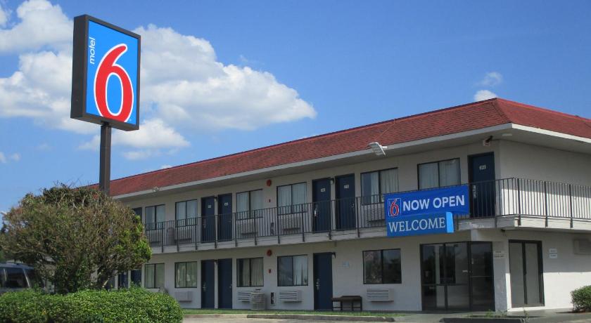 Motel 6-Meridian, MS