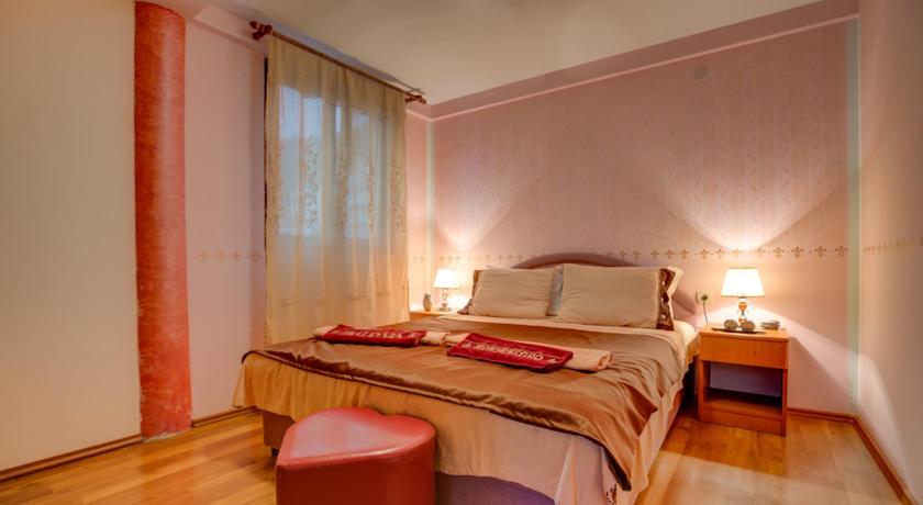 Sunny Villa Apartments — Hotel in Budva