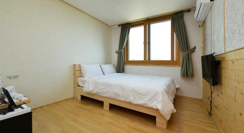 Dasomchae Hanok Hotel In Gwangju Metropolitan City Room - 