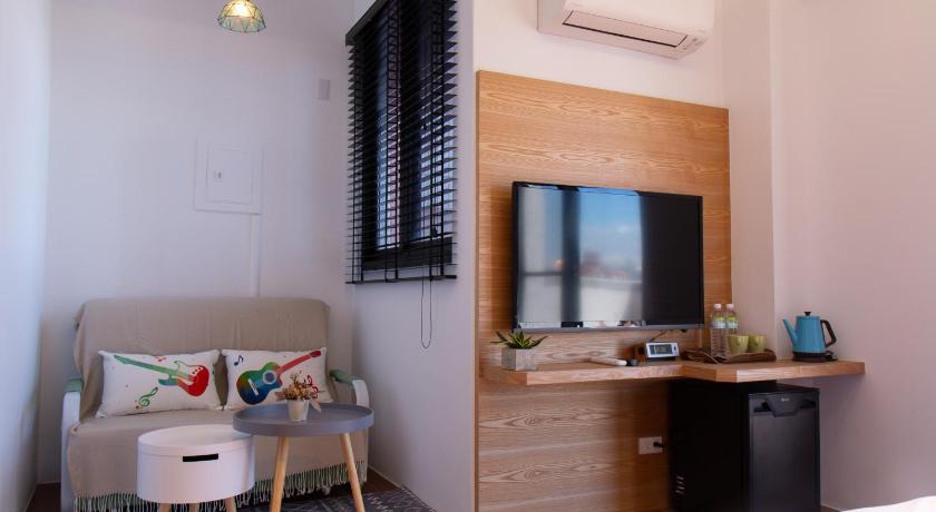 Image of Deluxe Double Room with Balcony 8