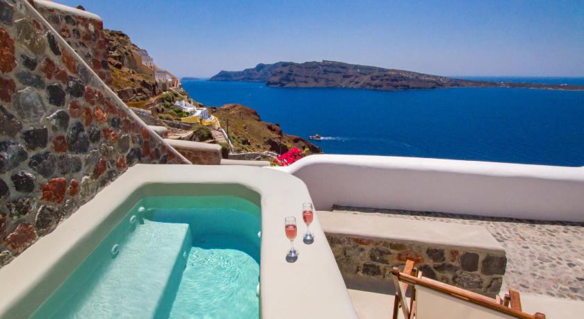 Image of Honeymoon Cave Suite with Private Hot Tub 3
