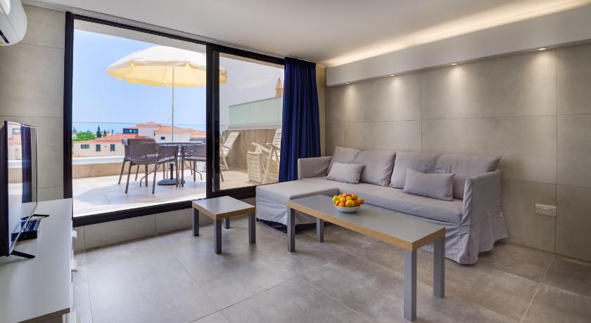 Gevoni Deluxe Suites photo