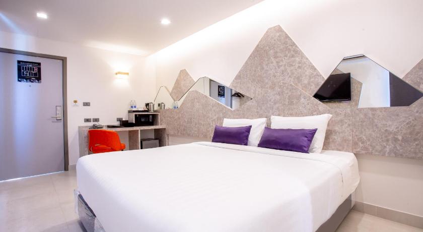 Image of Deluxe Double Room 6