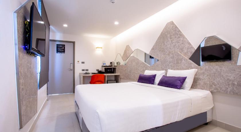 Image of Deluxe Double Room 5