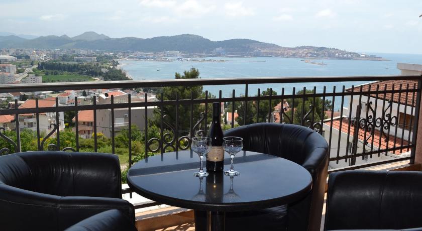 Apartments Milosevic — Hotel in Bar