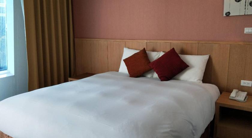 Image of Queen Room with View 4