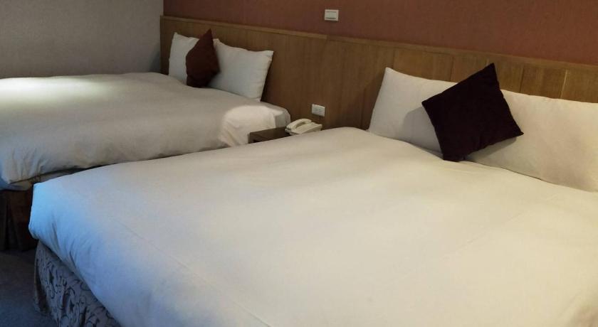 Image of Quadruple Room with View 11
