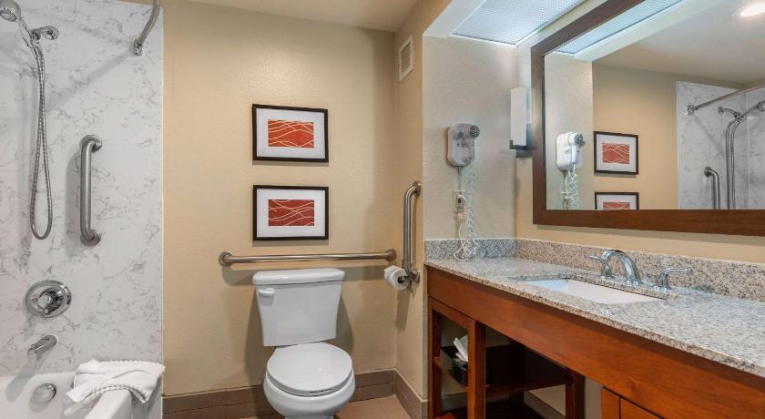 Comfort Inn & Suites Sacramento – University Area