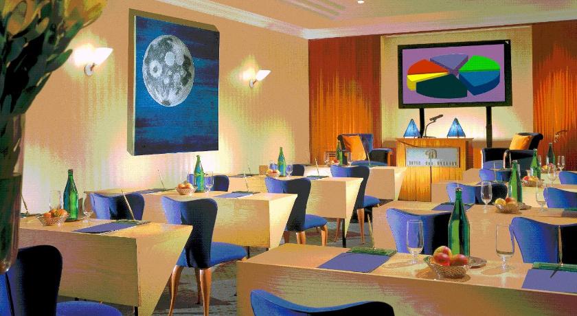 ローマ Dei Mellini Hotel 4つ星 ホテル レストラン