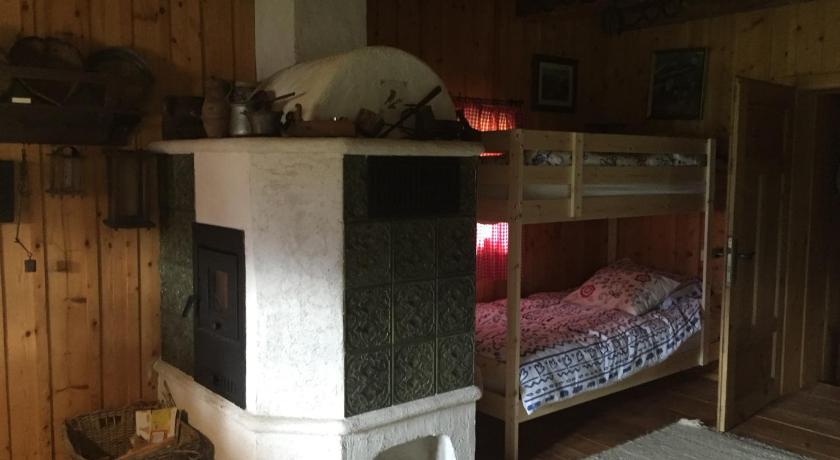 Cozy Log Cabin near Faaker See photo