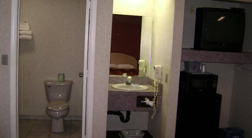 Journeys End Motel photo