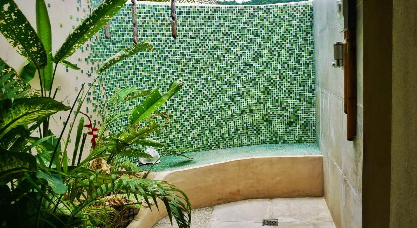Image of Beach Front Superior Villa with Air Conditioning and Hot Water 9
