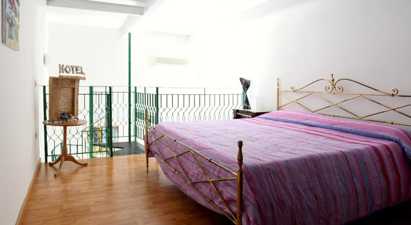 DormidaMe — Hotel in Naples