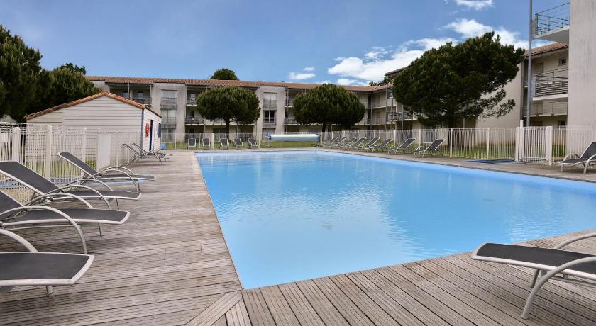 Vacanceole - Le Domaine du Chateau - La Rochelle / Ile de Re — Hotel in Lagord