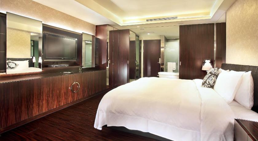 Image of Moon Room 4