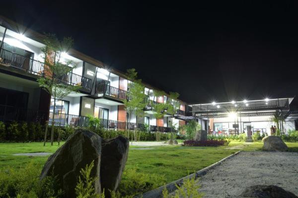 Image of Deluxe Garden Twin 10