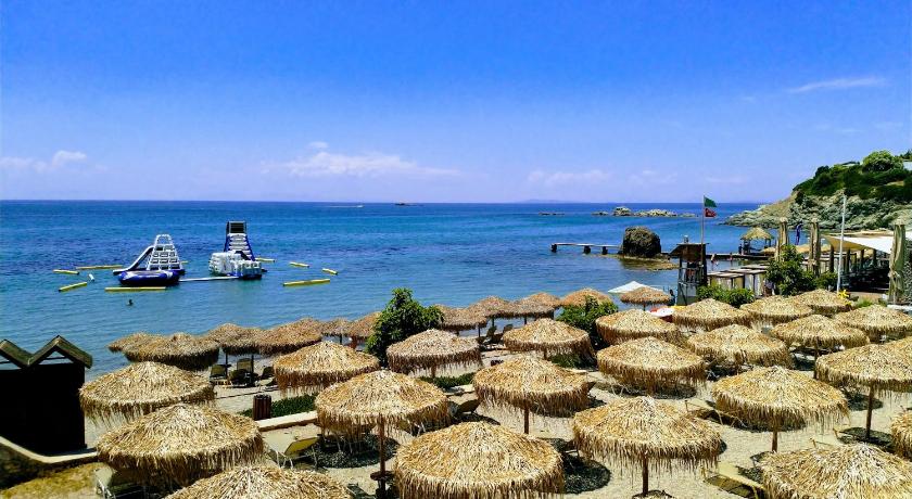 アナビソス New seafront studio 4つ星 シングルルーム プール