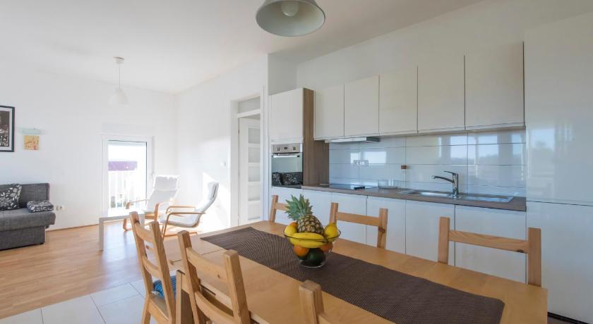 Apartments Punta Colors — Hotel in Privlaka