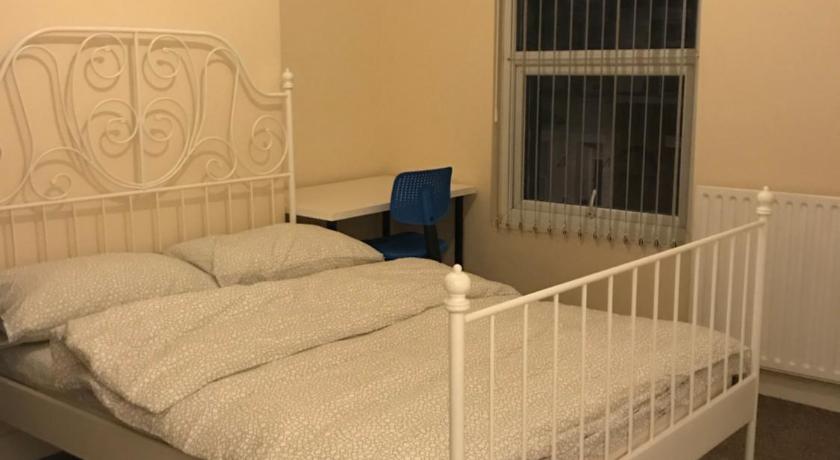 Best Price On Mid Terrace Gresham Street In Coventry Reviews