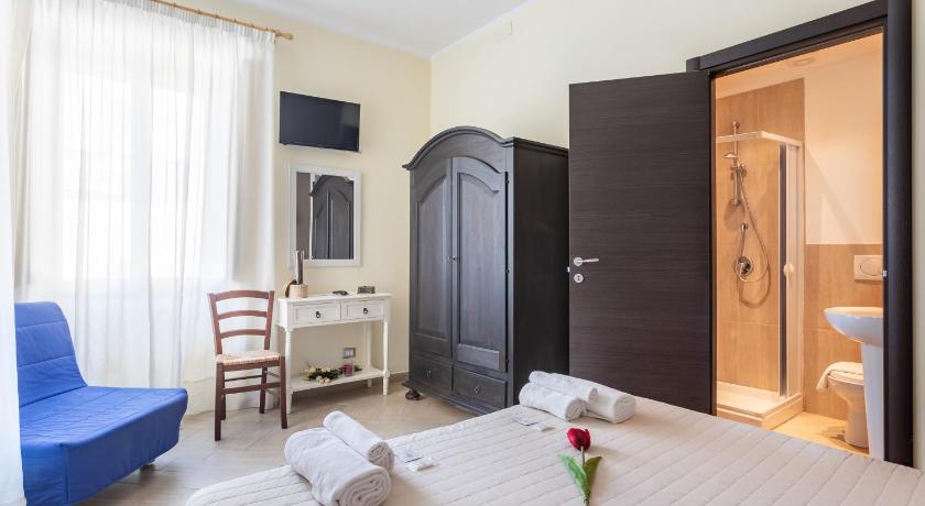 Image of Triple Room with Private Bathroom 1