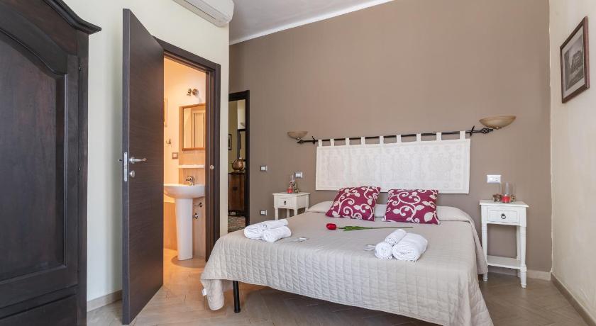 Image of Double Room with Private Bathroom 9