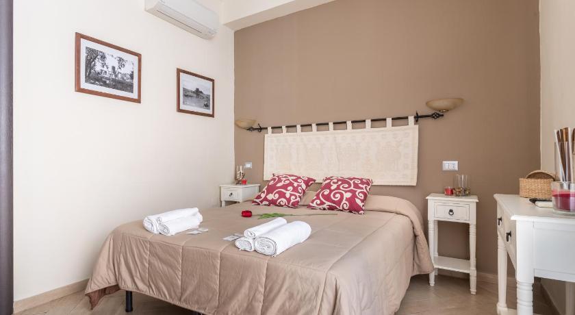 Image of Triple Room with Private Bathroom 9