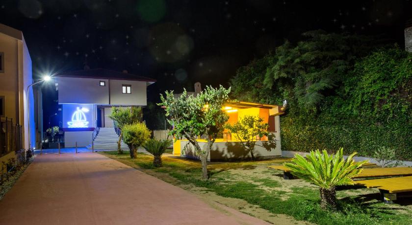 Rent House Karavi photo