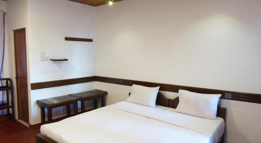 Image of Couple Room 9
