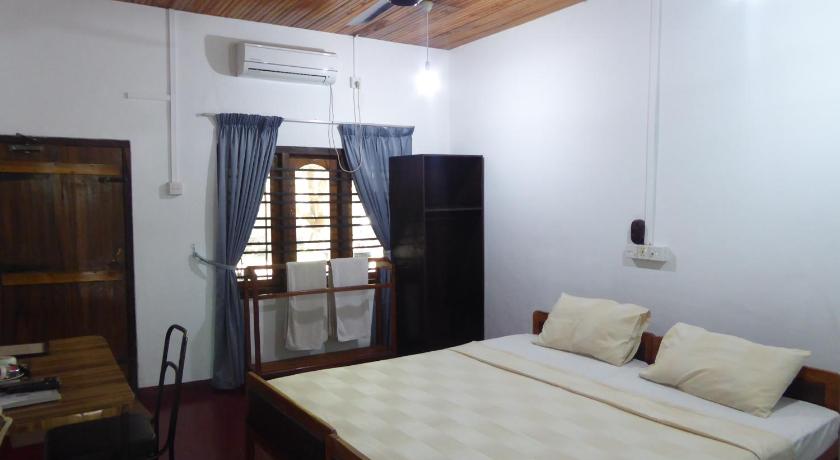 Image of Couple Room 8