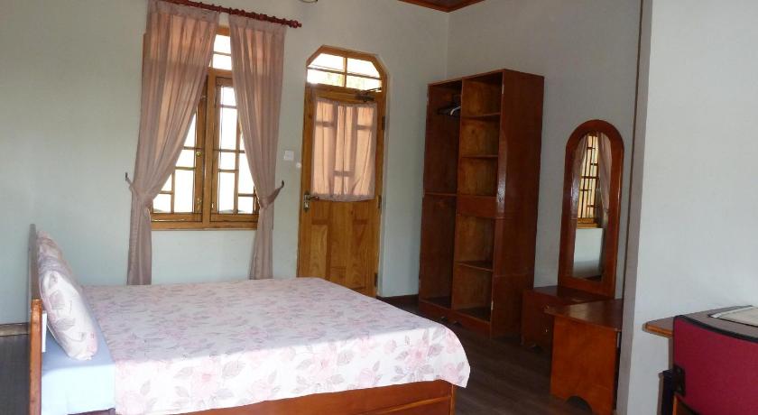 Image of Couple Room 13