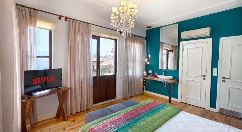 Mono Hotel - image 8