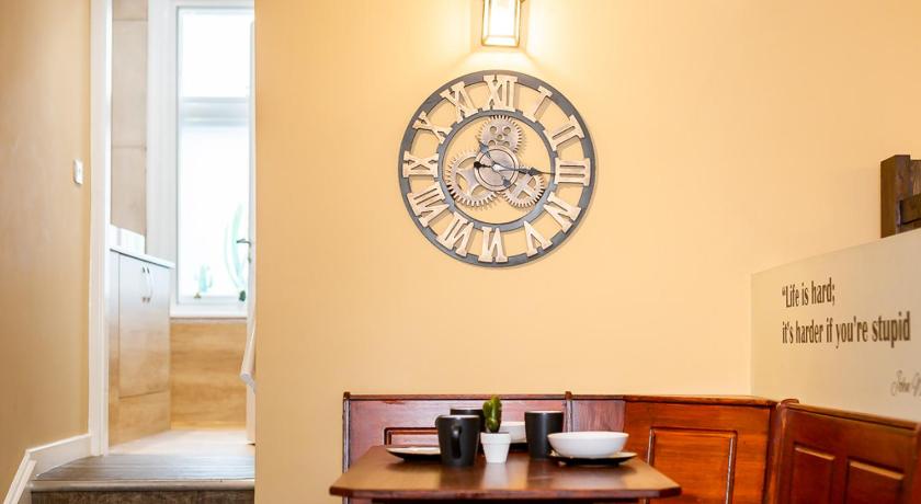 Honeypot House - image 5