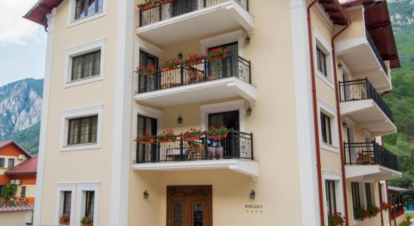 Pension Noblesse Str Trandafirilor Nr 53 B BÄile Herculane