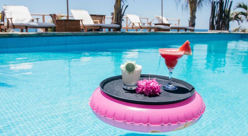 Baja Canoas Hotel — Hotel in Canoas De Punta Sal