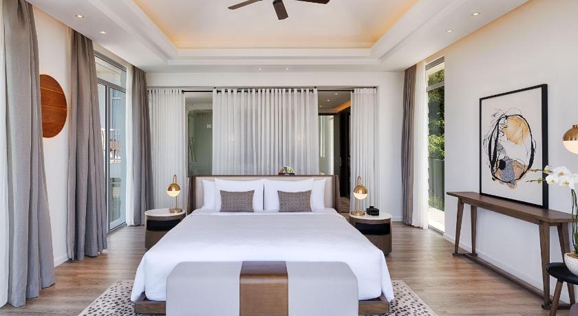 Image of 3 bedroom Beachfront Villa with Private Pool 5