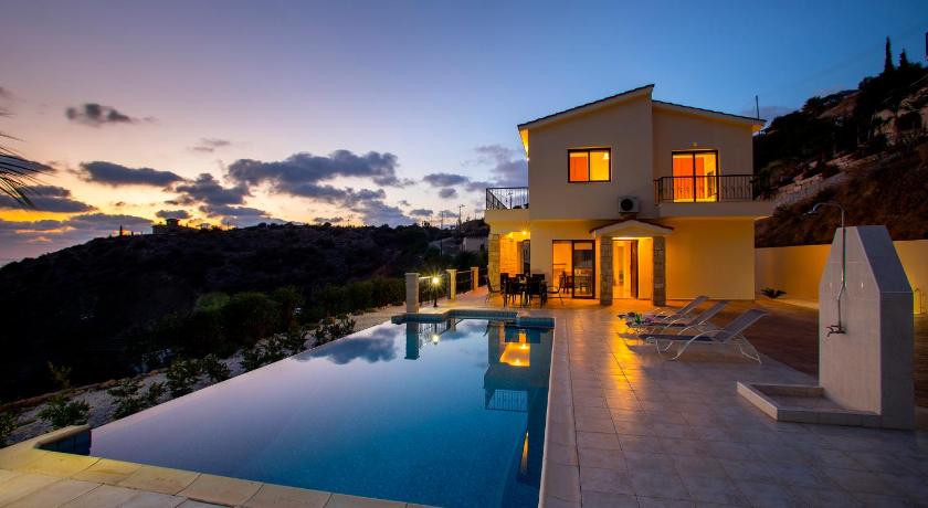 Villa Blue Jadeite — Hotel in Peyia