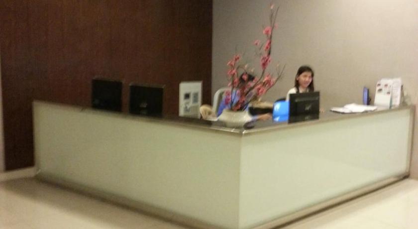 The Beacon Makati for 4 WIFI 16mbps photo