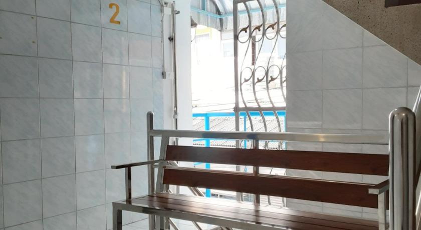 Bangkok New Central Guesthouse 1-Star Hotel exterior