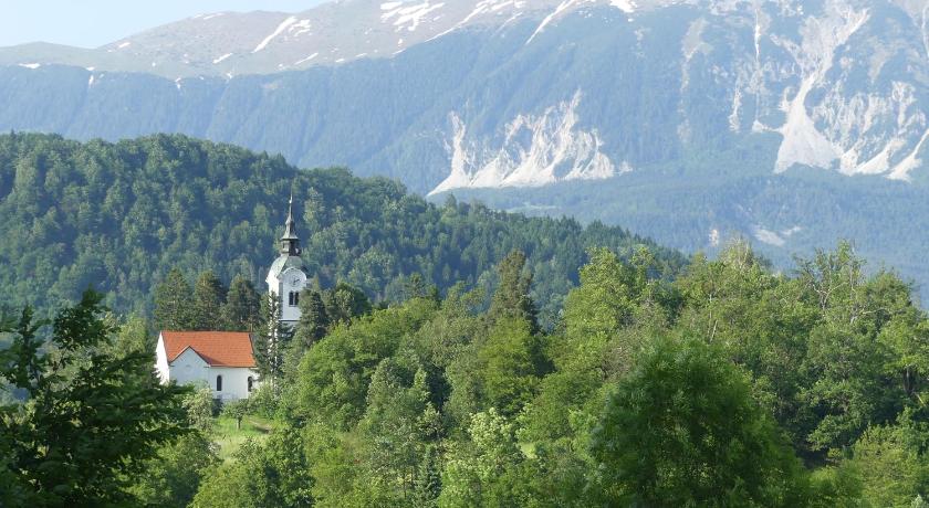 Apartmaji Baron — Hotel in Bled
