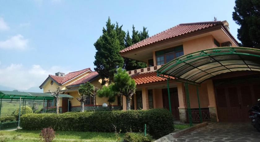 Villa Sasky Ciater Highland Resort In Bandung Room Deals - 