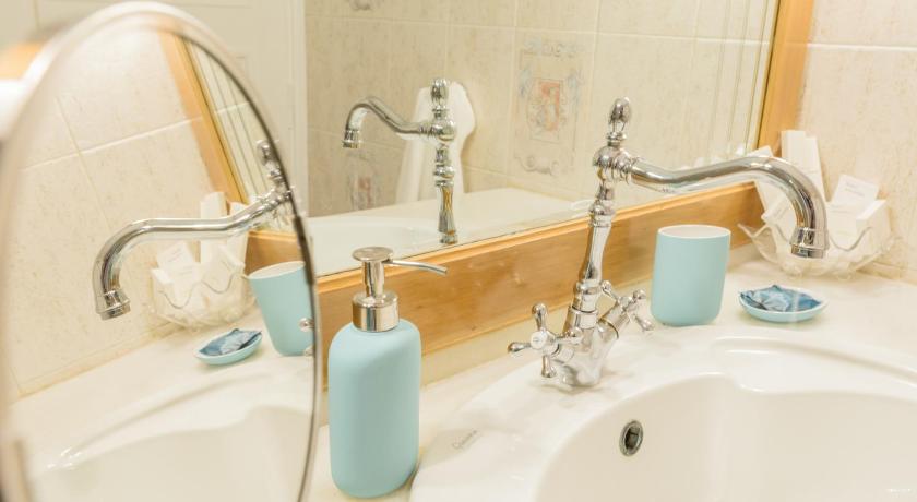 Hydra's Pearl - Blue Pearl photo