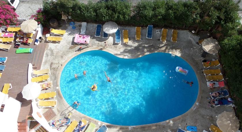 Image of One-Bedroom Apartment with Pool or Sea View  (2 Adults) 3