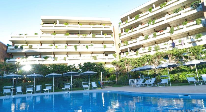 Home Away Livorno One Bedroom Apartment With Living Room Sea