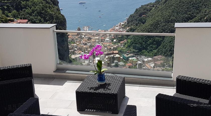 Admiring Amalfi photo
