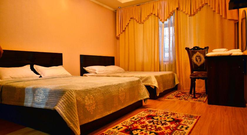 Astoria B&amp;B — Hotel in Osh
